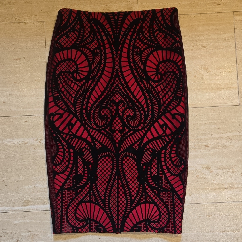 ECI New York Red/Black Velvety Design Print Festive Pencil Skirt